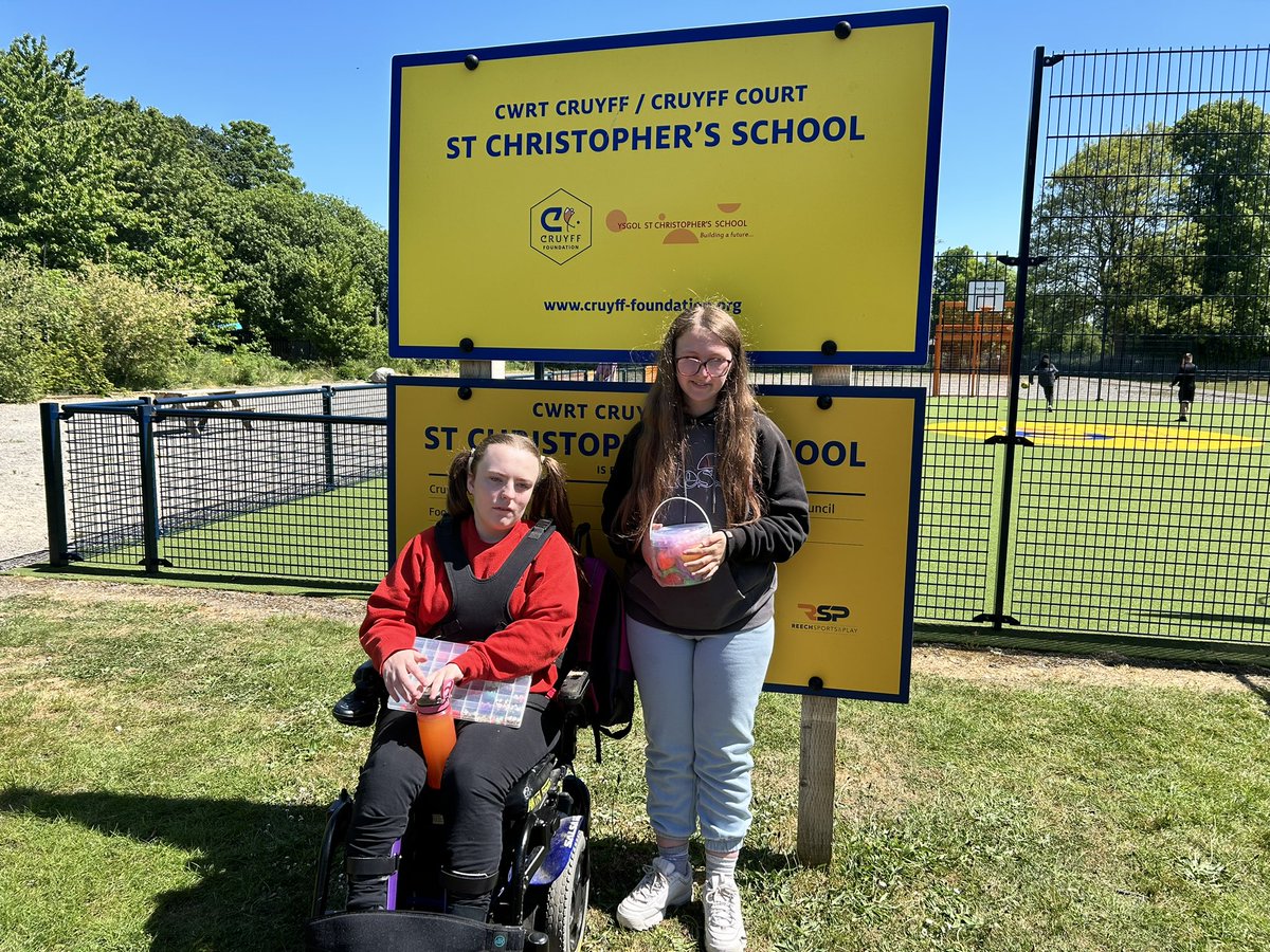 pe_stchris's tweet image. Brilliant effort from these 2 @LshipSkillsFdn girls. They decided to make loom bands and bracelets to sell after half term to raise funds for the @TerryFoxCanada @TerryFoxRunUK challenge we are doing at school. @Wendyhett well done Sioned and Jaz.