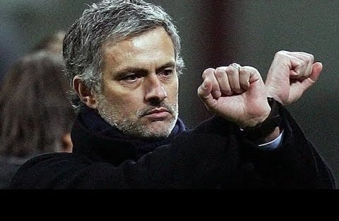 🗣️ JOSE MOURINHO: "El Barcelona no tiene un sueño, sino una obsesión: el Real Madrid. Te enseñan a odiarlos. Odian al Madrid más de lo que aman al Barcelona. Tienen una obsesión llamada Bernabéu".