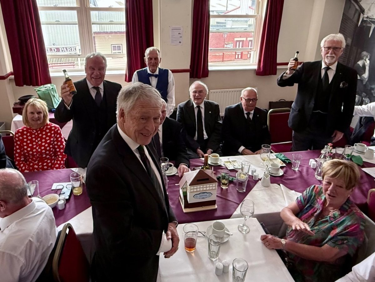 Robert Vaughan tweet media