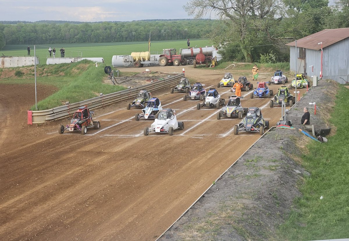 ambulancessmet's tweet photo. 📷 📷📷Ce week-end, nos équipes étaient présentes à CHAUMONT pour l’ouverture du Challenge ORNEC organiser par Association Buggy Chaumontais. 📷

https://t.co/BIFf9EsVm3

#GROUPESMETSECOURSETSERVICES #AMBULANCESSMET #ChallengeORNEC #CHAUMONT #SECOURS https://t.co/mVwfDEj3T4