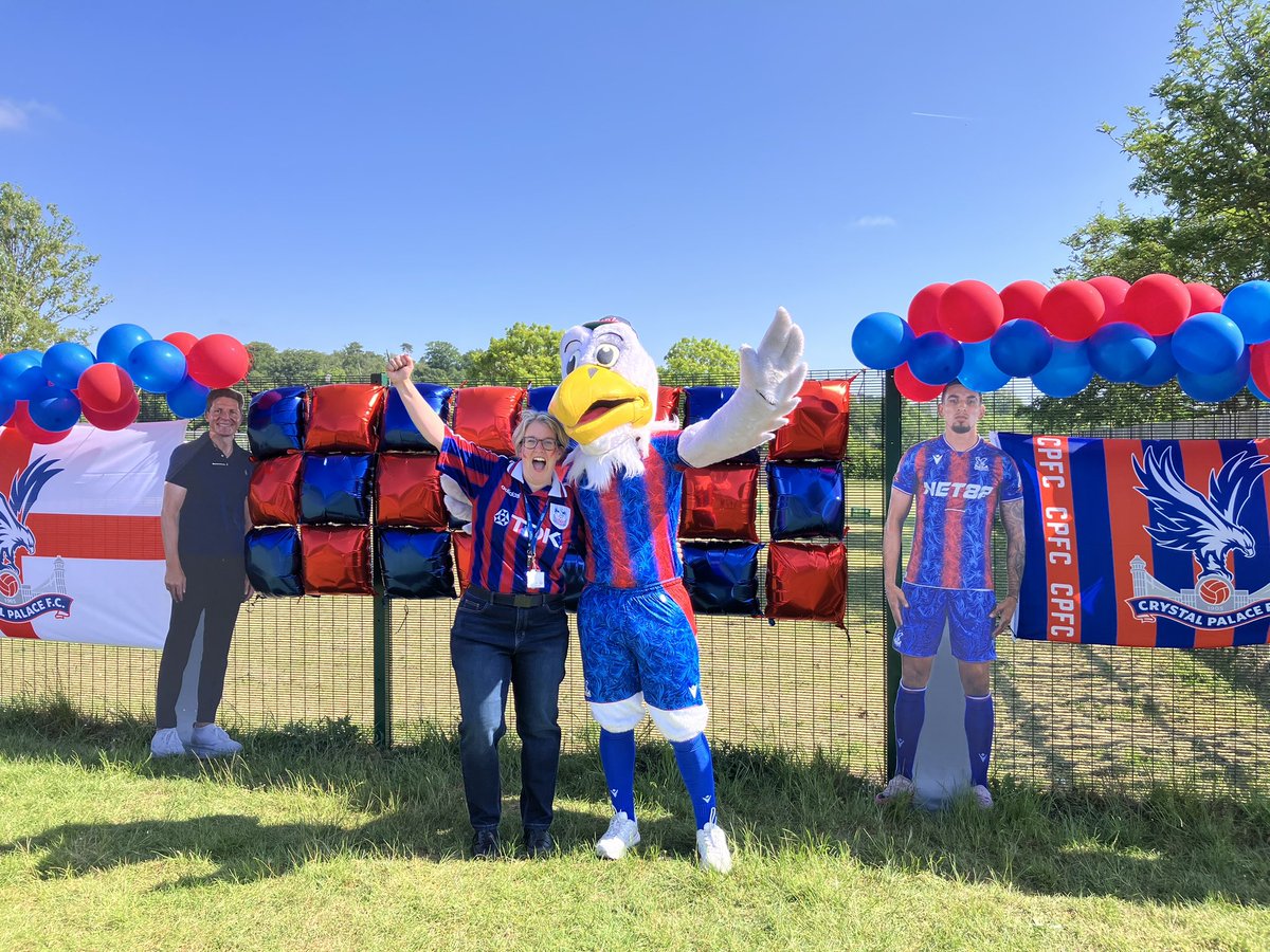 Thank you <a href="/PalaceForLife/">Palace for Life</a> for coming into Quest Primary, South Croydon for our <a href="/CPFC/">Crystal Palace F.C.</a> Red and Blue day. We have had the best morning❤️💙❤️Recorded a good luck message, <a href="/BBCLondonNews/">BBC London</a> and radio in and converted a new generation of Palace fans and a comment “Mrs A it’s the best day”