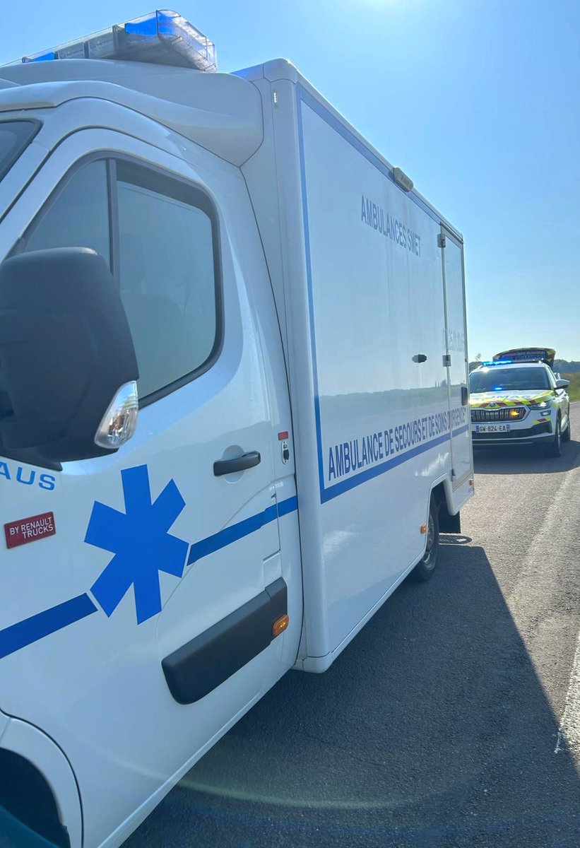 ambulancessmet's tweet photo. Intervention conjointe avec le SMUR de Chaumont 📷📷
Les Ambulances SMET sont intervenues aux côtés de l’équipe du SMUR de Chaumont pour une prise en ...
https://t.co/nyq0zxvG5Q

#AMBULANCESSMET #GROUPESMETSECOURSETSERVICES #SAMU #SAMU52 #SMUR52 #SMURCHAUMONT https://t.co/Mz6LWfHXGC