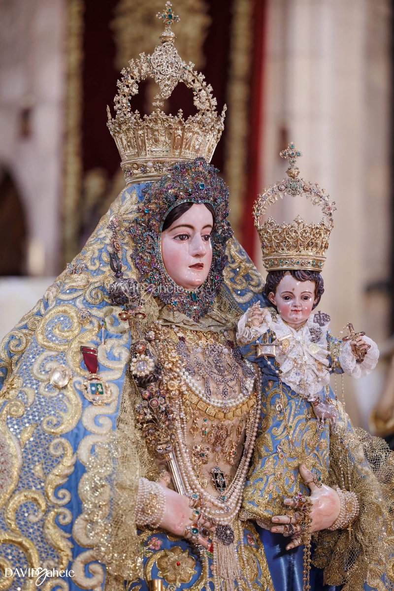 david_gahete's tweet photo. “ Si te llamas Araceli
no hay en ti cosa mas buena
que llevar el dulce nombre
que la Virgen de Lucena ”. 

@M_Stma_Araceli https://t.co/LlzJ3X3lxV