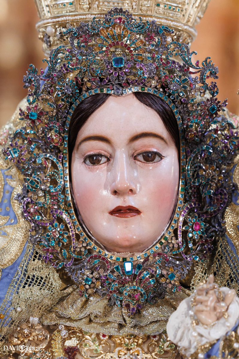 “ Si te llamas Araceli
no hay en ti cosa mas buena
que llevar el dulce nombre
que la Virgen de Lucena ”. 

<a href="/M_Stma_Araceli/">Cofradía M.S.Araceli</a>