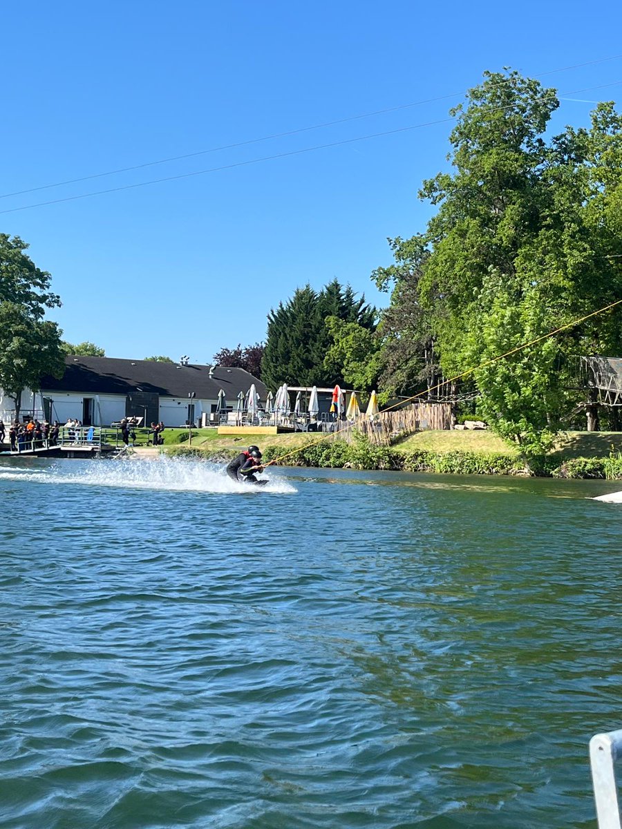 UNSS CRETEIL (@creteil_unss) on Twitter photo Journée Mon Wake et moi 🌊 <a href="/lekabletk/">Le Kable</a> <a href="/FFSNW/">Fédération Française de Ski Nautique & Wakeboard</a>
Un moment d'inclusion et de partage avec les élèves de la Section Sportive de Vitry <a href="/unss_94/">UNSS 94</a> et les jeunes des dispositifs ULIS 🤩
➡️ Retrouvez le programme des journées Mon Para & Moi : opuss.unss.org/article/84101 Journée Mon Wake et moi 🌊 <a href="/lekabletk/">Le Kable</a> <a href="/FFSNW/">Fédération Française de Ski Nautique & Wakeboard</a>
Un moment d'inclusion et de partage avec les élèves de la Section Sportive de Vitry <a href="/unss_94/">UNSS 94</a> et les jeunes des dispositifs ULIS 🤩
➡️ Retrouvez le programme des journées Mon Para & Moi : opuss.unss.org/article/84101