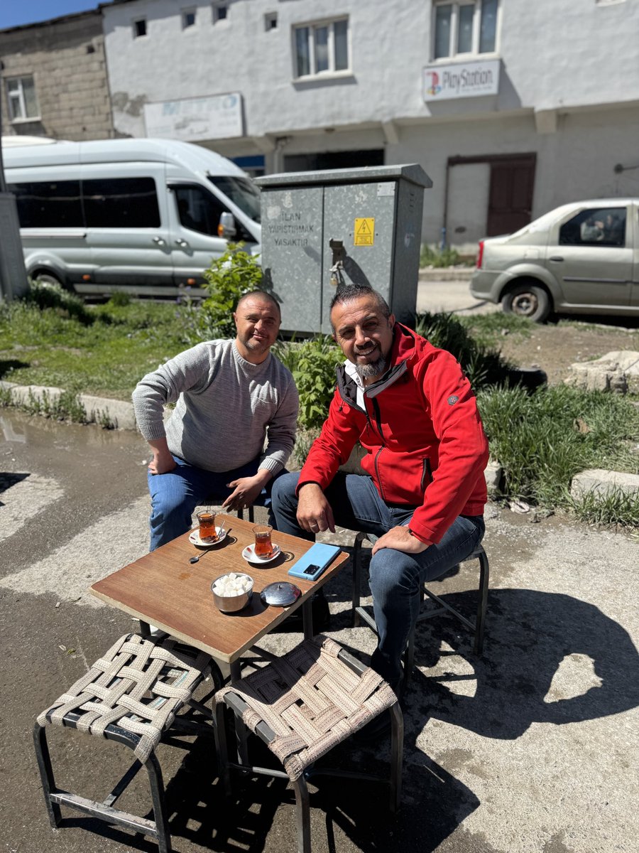 siddikaltan's tweet image. İş Seyahatlerinin güzellikleri,
Bayi ziyaretim esnasında Sinan Kardeşim yanıma geldi. Bir çay ikram ettim. Saf ve tertemiz yürekli kardeşlerim ile iletişime geçmek insana iyi geliyor.
Muradiye/Van

#ipragaz