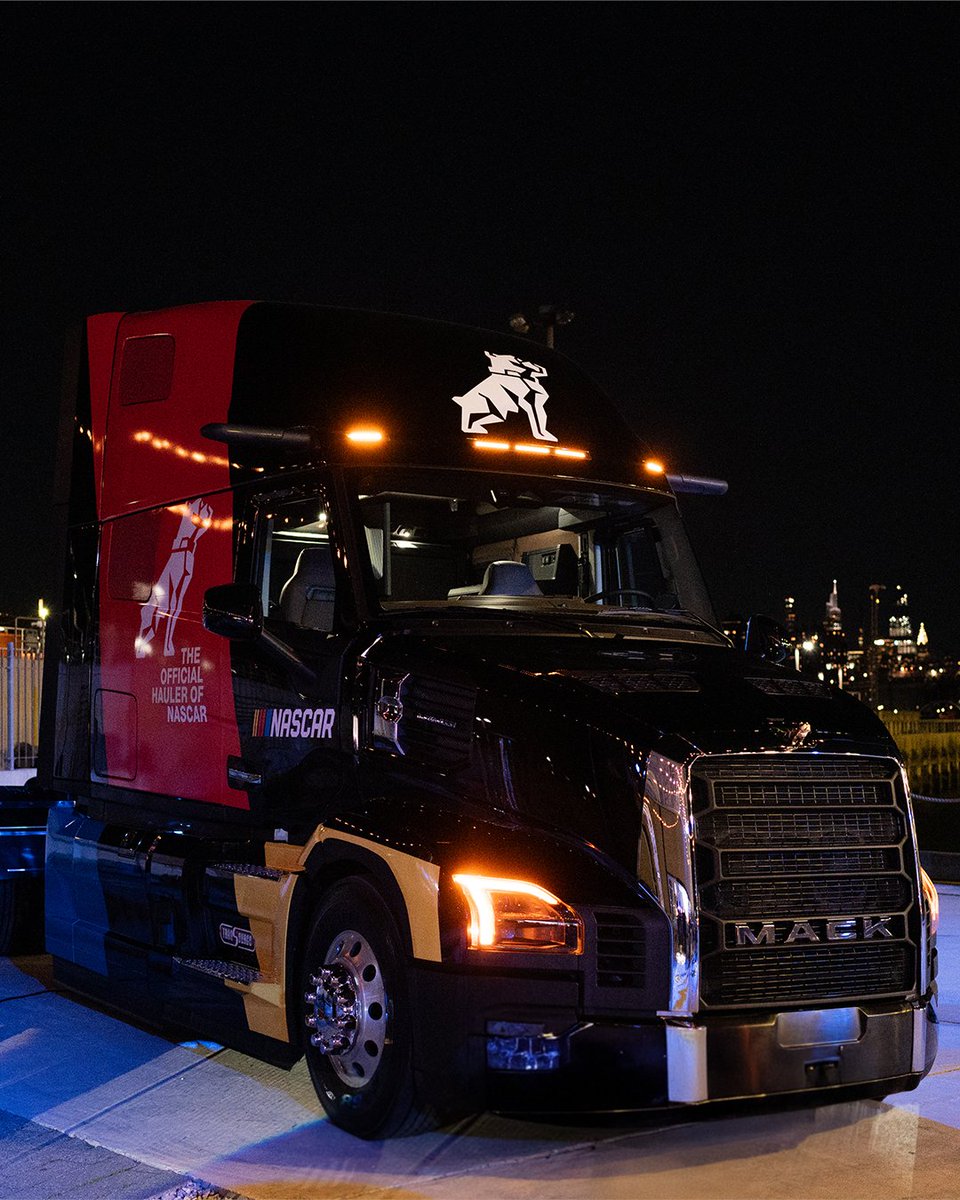 Mack Trucks tweet media