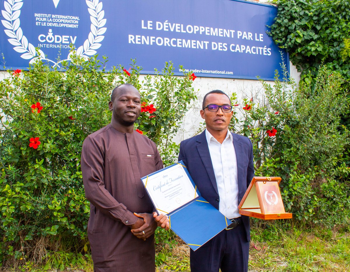 CodevIntl's tweet image. Félicitations à notre cher participant malgache, chargé de projets au sein de l'initiative "𝑫𝒊𝒈𝒊𝒕𝒂𝒍 𝒂𝒏𝒅 𝑬𝒏𝒆𝒓𝒈𝒚 𝑪𝒐𝒏𝒏𝒆𝒄𝒕𝒊𝒗𝒊𝒕𝒚 𝒇𝒐𝒓 𝑰𝒏𝒄𝒍𝒖𝒔𝒊𝒐𝒏 𝒊𝒏 𝑴𝒂𝒅𝒂𝒈𝒂𝒔𝒄𝒂𝒓 " (𝑫𝑬𝑪𝑰𝑴)🇲🇬🇲🇬