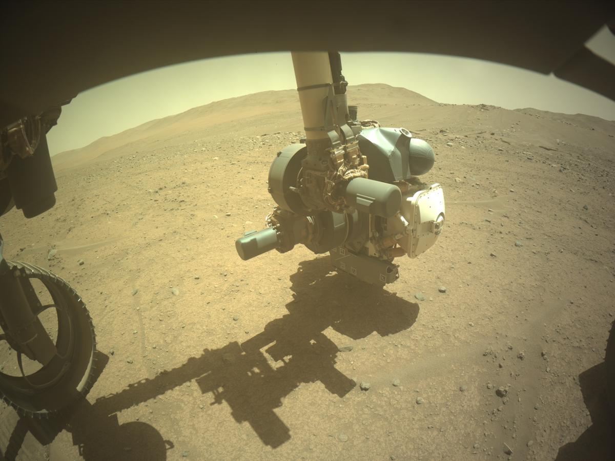 MarsMissionImgs's tweet image. #PerseveranceRover image taken on #Sol893 at 12:22:42.318 PM with #FrontHazcam #Mars #NASA #Space