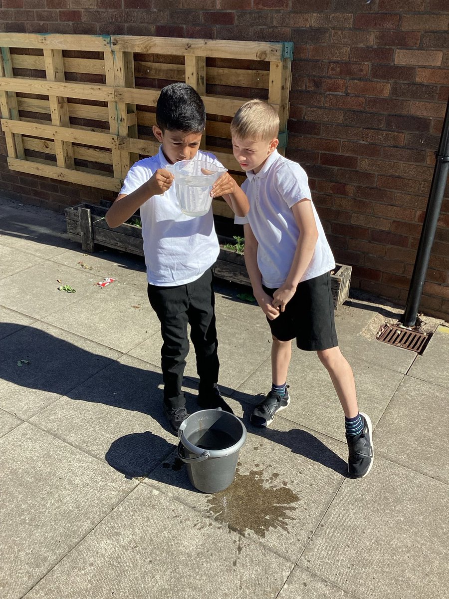 Team Emerald loved exploring capacity and measuring in ml 💦🧪 <a href="/TeamManorGreen/">Manor Green Primary #ReadyRespectfulSafe</a>