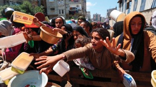 La crisi alimentare globale è sempre più grave
L’allarme del Report 2025 della @Fao: cresce di 14 milioni il numero delle persone che soffrono la fame. Guterres: «Fallimento dell’umanità»
di <a href="/stefanolesz/">stefano leszczynski</a> 
osservatoreromano.va/it/news/2025-0…