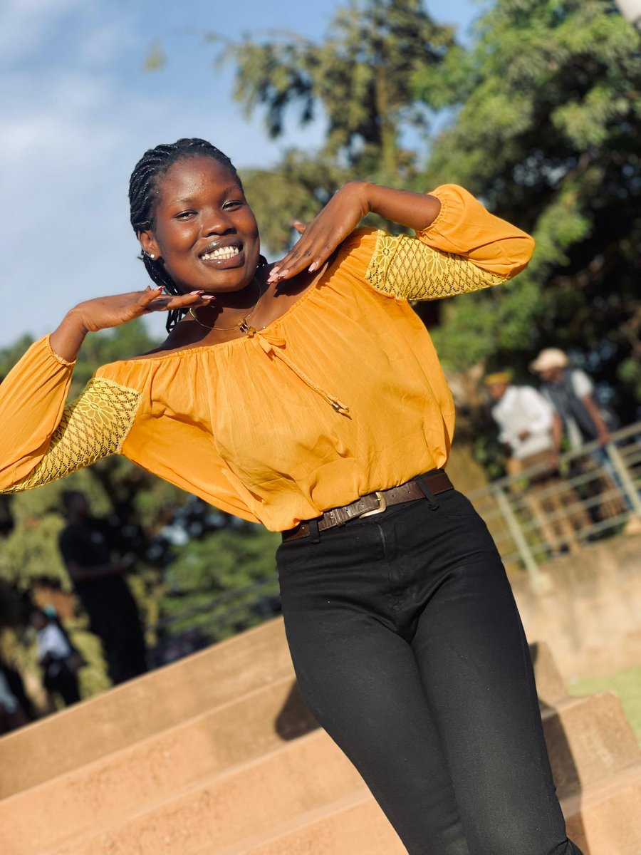 BDdambya's tweet photo. Happy +1 my love,🎂🎂🎂enjoy your new age my smillingachine. My ATM MACHINE🤣🤣🤣🤣🥰🥰🥰🥰 https://t.co/IMqtkUQ1Io