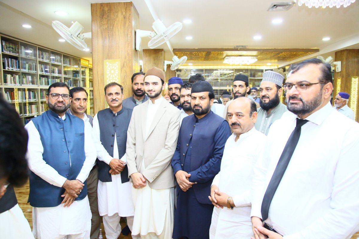 Following the Friday prayer at Jamy Shaykh-ul-Islam in Model Town (Lahore), Shaykh Ahmad Mustafa al-Arabi al-Qadri met with central leaders, staff from the Central Secretariat, and field workers. He afterwards paid a visit to the programme attendees of the Gosha-e-Durood.
#Jummah