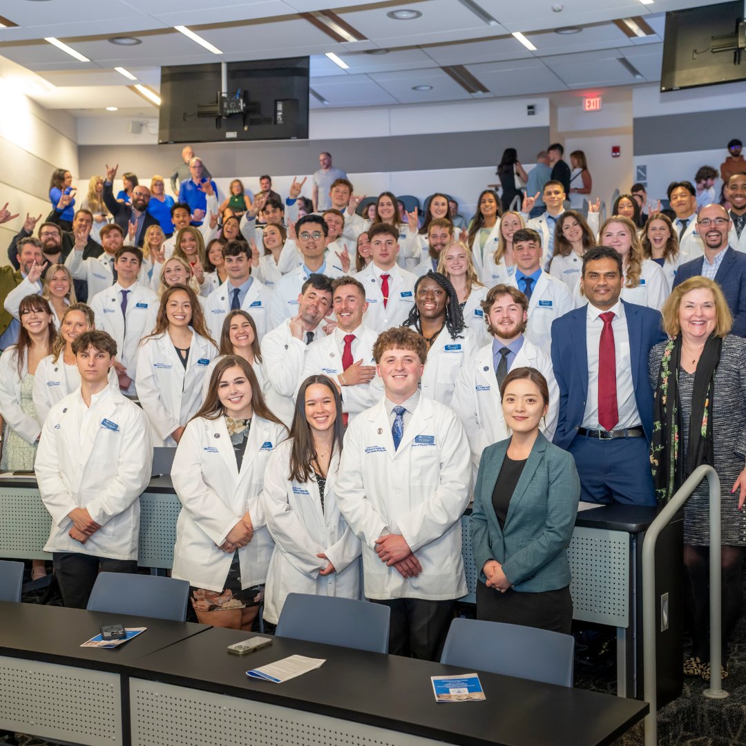 ubsphhp's tweet image. With white coats and full hearts of determination, the #UBSPHHP DPT class of 2027 steps into their next roles as future physical therapists! The annual White Coat Ceremony signifies the transition from the classroom to the clinic for students in health care professions.