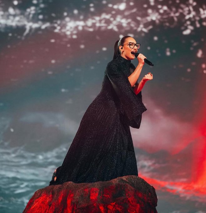 ayH1A6yDNr3ldk5's tweet image. ΌΤΑΝ ΤΟ ΕΛΛΗΝΙΚΌ ΘΑΎΜΑ, ΑΝΤΙΣΤΈΚΕΤΑΙ ΣΤΗ ΔΥΣΩΔΊΑ, ΤΗ ΒΑΡΒΑΡΌΤΗΤΑ, ΣΤΟΝ ΕΚΦΥΛΙΣΜΌ, ΣΤΗ ΛΟΑΤΚΙ ΞΕΥΤΙΛΑ, ΣΤΟΝ ΜΙΣΕΛΛΗΝΙΣΜΟ, ΣΤΗΝ ΑΡΙΣΤΕΡΙΛΑ, ΣΤΗ ΜΙΖΈΡΙΑ, ΣΤΗ ΞΕΝΟΛΑΓΝΕΙΑ, Κ ΣΤΟ ΘΆΨΙΜΟ ΤΗΣ ΙΣΤΟΡΙΑΣ, ΤΌΤΕ ΛΈΓΕΤΑΙ...
ΚΛΑΥΔΙΑ, Κ ΑΣΤΕΡΟΜΆΤΑ !!!
ΘΡΙΆΜΒΕΥΣΕ ΚΟΎΚΛΑ ΜΟΥ !!
ΔΏΣΕ ΕΛΛΑΔΑ 🌿🇬🇷🌿