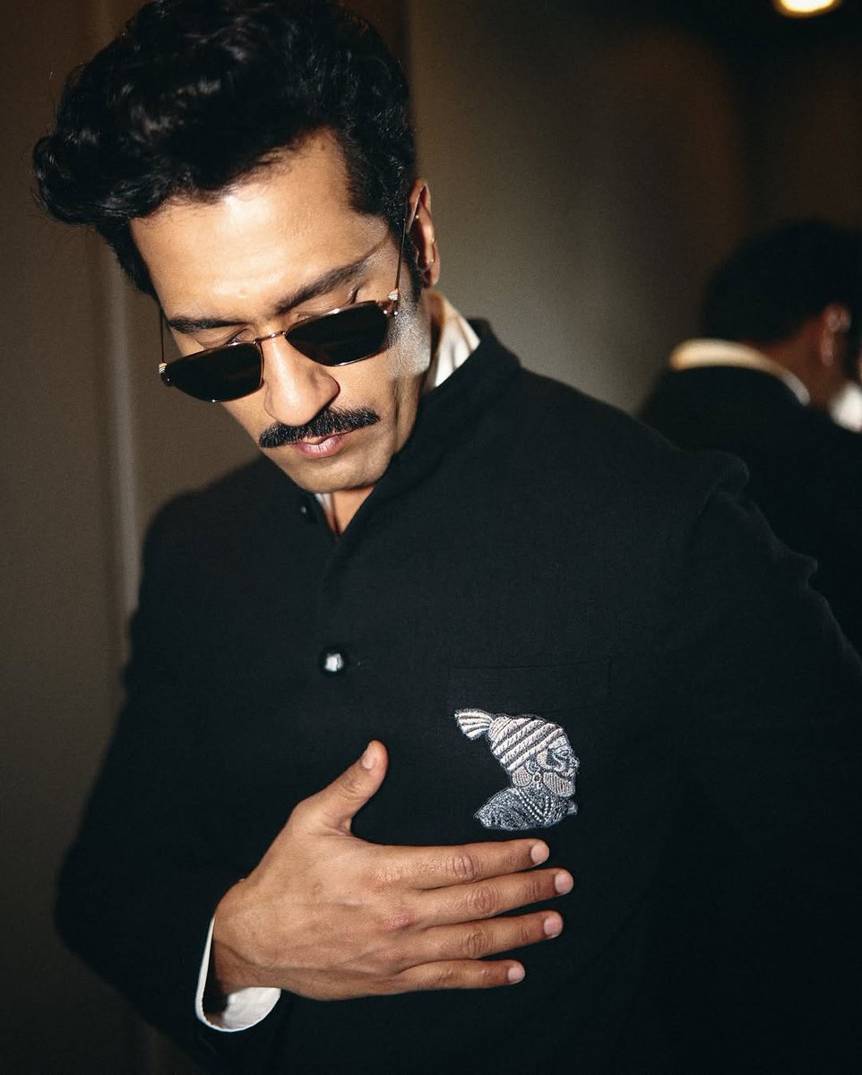 masalauae's tweet photo. #MasalaFitCheck | On Vicky Kaushal's 37th birthday, let's revisit some his most regal ethnic moments — from classic sherwanis to contemporary twists, the birthday boy knows how to serve royalty, one look at a time. 🖤
#VickyKaushal #FashionDiaries #HappyBirthdayVickyKaushal https://t.co/x8G9fH60bi