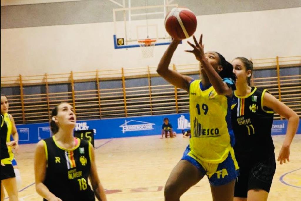 Paco Simón (@pacosimon1) on Twitter photo 🏀#LF2| La canterana del <a href="/FEMENINALCORCON/">FEMENINO ALCORCÓN</a> Nohemy Ipo ha sido convocada por la selección sub-19 para la concentración previa al Mundial, lo que multiplica sus opciones para estar en Brno (República Checa) el próximo mes de julio
👇
alcabodelacalle.es/sin-categoria/… 🏀#LF2| La canterana del <a href="/FEMENINALCORCON/">FEMENINO ALCORCÓN</a> Nohemy Ipo ha sido convocada por la selección sub-19 para la concentración previa al Mundial, lo que multiplica sus opciones para estar en Brno (República Checa) el próximo mes de julio
👇
alcabodelacalle.es/sin-categoria/…