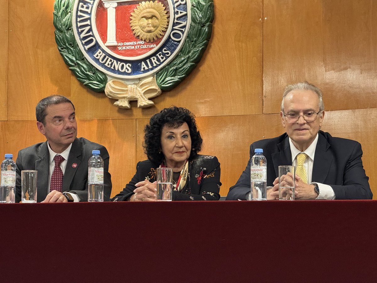 te_gomez's tweet photo. Ayer 15/5 presentamos nuestro libro “PROCEDIMIENTO TRIBUTARIO Ley 11.683” de Editorial @errepar en la Universidad de Belgrano @ubeduar, junto a @cfolco.

Quiero expresar mi más profundo agradecimiento a las autoridades de la universidad por abrir sus puertas con tanta calidez. Agradezco especialmente a Eduardo Vázquez por la gran dedicación con la que preparó este evento.