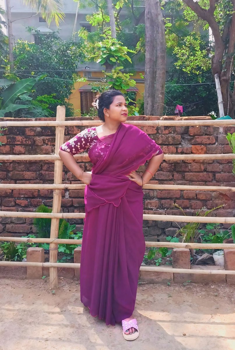 triyabanam's tweet photo. ✨ Jahan irade mazboot hote hain, wahan raste khud bante hain. Main ruki nahi, thami nahi… bas badhti gayi. 💪💜
-
#ConfidenceQueen #GraceWithPower #UnstoppableYou #triyabanam #89k #facebookfollowers https://t.co/RotcTeW13T