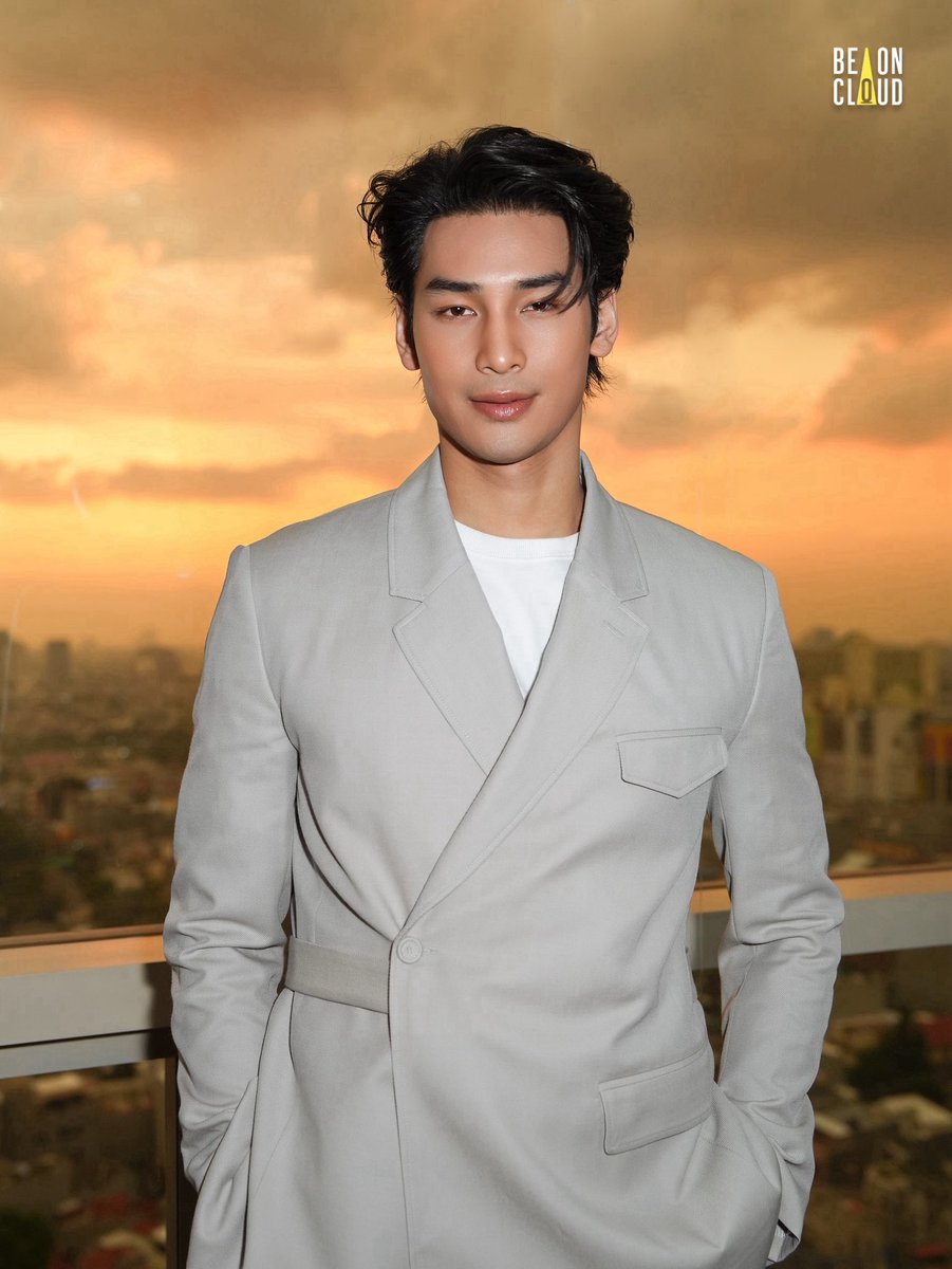 LoveyouApo's tweet photo. แจกกก 224 บาท  รี ไลค์ เม้น  พรุ่งนี้19.00
อาโปหล่อมากกก

APO AT DIOR INDONESIA 

@Nnattawin1 @Dior 

#DiorWithApoInJakarta https://t.co/0TacIMKYt7