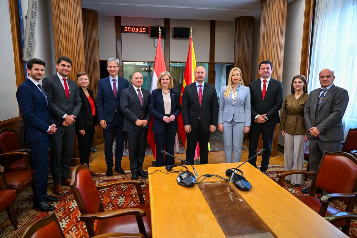 ☑️Средба на претседателот Гаши со австриската министерка за надворешни работи Мајнл-Рајзингер▶️ sobranie.mk/ns-newsarticle…

☑️Takimi i kryetarit Gashi me ministren e Punëve të Jashtme të Austrisë Majnl-Rajzinger▶️ sobranie.mk/ns-newsarticle…