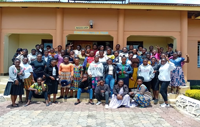 🚀 Big news from Malawi!

🙋🏾‍♀️ 1,182 new members have joined the CAMFED Association

🗳️ The CAMFED Association is now active in all 28 districts CAMFED works in!

🎓 63 newly elected leaders just completed training in leadership &amp; governance

#CAMFEDsisterhood