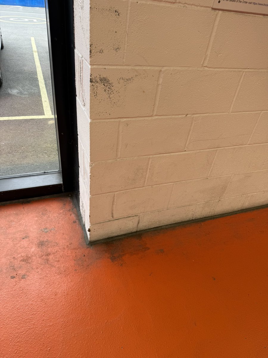 Feners's tweet image. Can you please do something about this disgusting carpark. If you visit Lincoln it’s the first thing you see and tbh it’s a disgrace. @lincolncouncil @LincolnshireCC nothing ever works as it should and it’s every level your on.