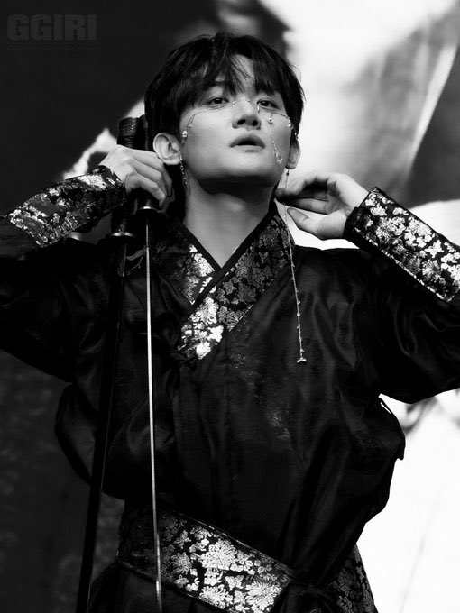 아니 들고 있는게 다를뿐인데 말랑너구리에서 조 판서댁 작은 도련님이 됐잖아