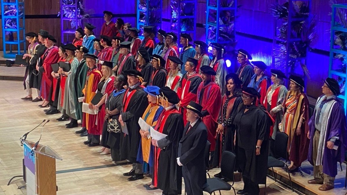 A huge congratulations to our 2025 PG graduates!

The ceremony yesterday had nearly 500 Arts &amp; Humanities students graduating - we hope you all had a great day 🥂🎓

#UCLGrad2025 
@UCLArtsSciences@GrandLat <a href="/UCLDIS/">UCL Information Studies</a> <a href="/UCLSELCS/">UCL SELCS/CMII</a> <a href="/SladeSchool/">UCL Slade</a> <a href="/UCLPhilosophy/">UCL Philosophy</a> <a href="/UCLSSEES/">UCL School of Slavonic & East European Studies</a> <a href="/UCLAlumni/">UCL Alumni</a>