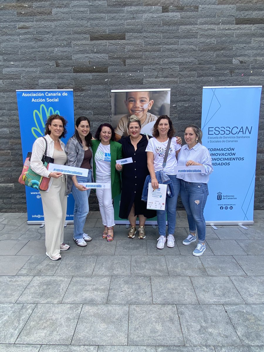 nosomosde2a's tweet photo. 🙏💚 Representación de Atención Primaria de Tenerife y Unidad de Cuidados Paliativos del HUC por su entrega y dedicación. Su trabajo marca la diferencia en la vida de muchas personas. ¡Gracias por estar aquí y por todo lo que hacen! 

#sembrandocuidados #nosomosdesegunda #nsds https://t.co/vWtr2D8yAC