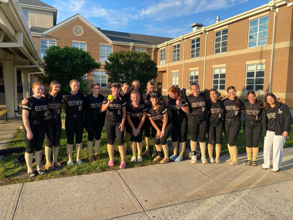 So excited to get my 122nd career hit yesterday in our win over Mainland! New School Record!!🖤💛<a href="/SouthernSB2023/">Southern Softball 2024</a> <a href="/DukesGold/">Lady Dukes Gold Gaskill</a> <a href="/RCNJSoftball/">Ramapo Softball</a> <a href="/DonohueJr/">Chuck Donohue Jr., CMAA</a>