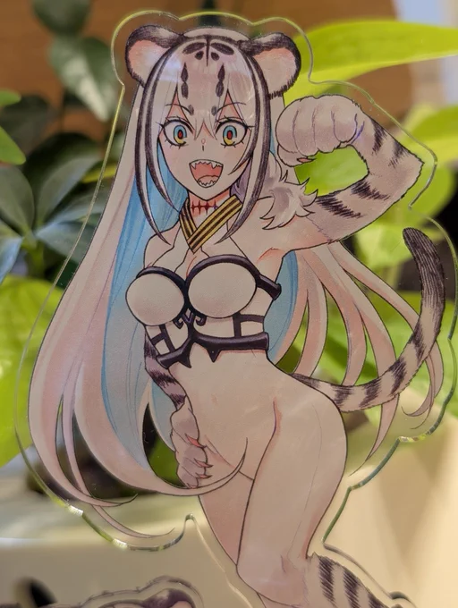 うっかり宣伝忘れてました…!とらのあなさんの5月のフェアで、幻狼潜戦のアクスタが40、44%引きとかなりお得になってます値段によってはオリジナルジャンルのクーポンも使えるので、これを機にお迎えしてやってくださいね本は売り切れで申し訳ないです… 