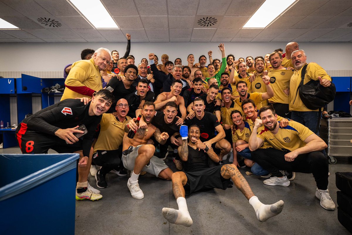 Hem guanyat la Lliga merescudament lluitant davant totes les adversitats. És una Lliga històrica!
Enhorabona, equip! Enhorabona, socis i sòcies del Barça, enhorabona culers!