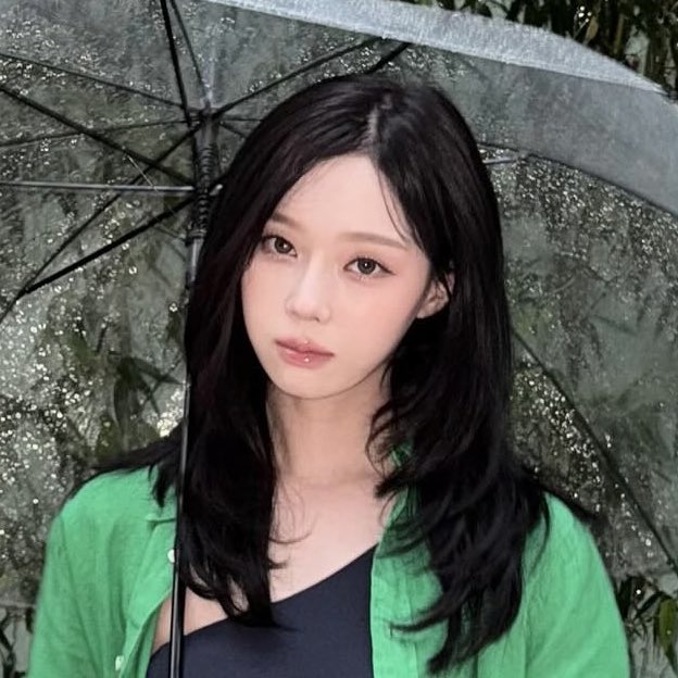 흑중단발 윈터가 와따 . .