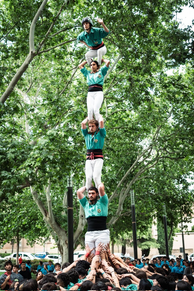 El passat dijous vam actuar a la XXIVa Diada de <a href="/losmarracos/">Los Marracos de la UdL</a> a Lleida, on vam fer-hi 3pd4, 7d7, Td7f, 5d7, pd5 i 3p4 (1 carregat).

Moltes gràcies als amfitrions i a les demés colles per l'ambient i l'ajuda a les pinyes!

#ObrintCamí
#castells