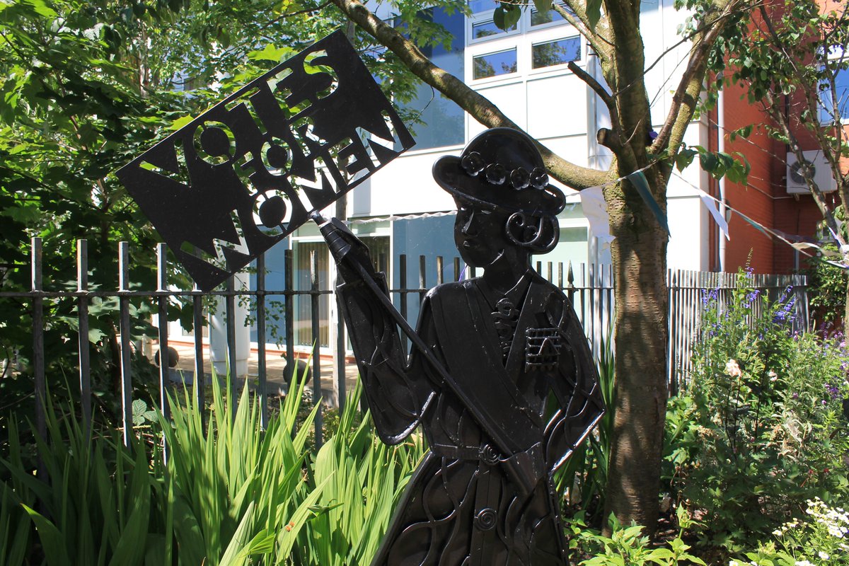 It's Thursday and we are open! Join our fabulous team of volunteers at the home of the Pankhurst family, where the suffragette movement was formed in 1903. Book your tickets here: eventbrite.co.uk/e/visit-the-pa…