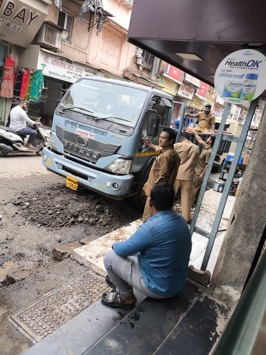 indraajeeet's tweet photo. BMC water department dug up a perfectly good road at Road No 9, Baiganwadi, Govandi - 43; finished their work, left a mound of loose mud, and just walked off no proper filling, no pressing. Now it’s slowing down traffic on a busy road.@mybmcWardME @mybmc @MTPHereToHelp https://t.co/31lHFmEC21