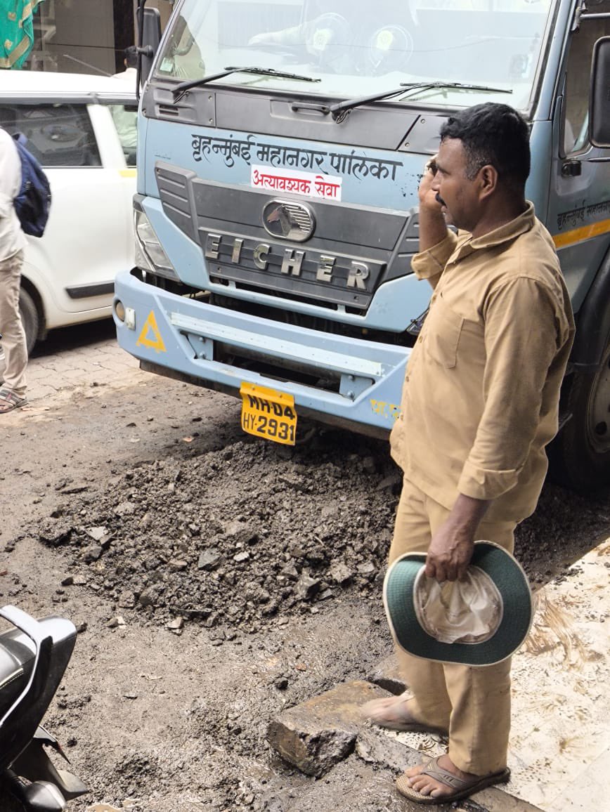 indraajeeet's tweet photo. BMC water department dug up a perfectly good road at Road No 9, Baiganwadi, Govandi - 43; finished their work, left a mound of loose mud, and just walked off no proper filling, no pressing. Now it’s slowing down traffic on a busy road.@mybmcWardME @mybmc @MTPHereToHelp https://t.co/31lHFmEC21
