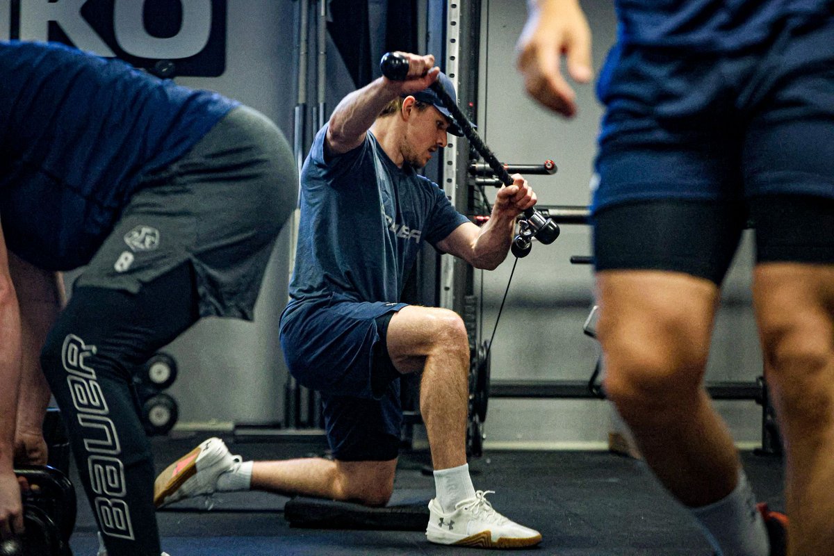 Fredagsfys före fredagsmys, herrlaget önskar alla leksingar en trevlig helg! 

Ni har väll inte missat att spelschemat för SHL släpptes idag? Vilka matcher ser du mest framemot?
Spelschemat hittar du här: leksandsif.se/game-schedule  
#leksandsif