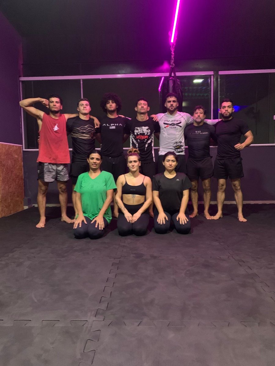 leopenteado7172's tweet photo. Dinheiro
Nenhum
compra o que o Jiu Jitsu ensina… https://t.co/YZlAZtHZE1