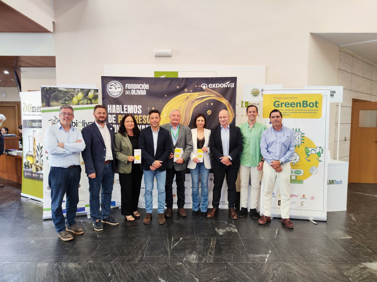 Cooperativas Agro-alimentarias de Andalucía (@coopsagroand) on Twitter photo 🙌El GO #Biolivo, también ha dejado huella en <a href="/ExpolivaOficial/">Expoliva 2025</a>, uno de los eventos de mayor referencia en el sector oleícola.
👉 Ana Jiménez, de la <a href="/univcadiz/">Universidad de Cádiz</a> , ha presentado los objetivos y avances del proyecto.
#CoopsAgroAND <a href="/jf_remedios/">jf Remedios-Picasat</a> <a href="/diputacioncadiz/">Diputación de Cádiz</a> <a href="/eucapnetwork/">EU CAP Network</a> 🙌El GO #Biolivo, también ha dejado huella en <a href="/ExpolivaOficial/">Expoliva 2025</a>, uno de los eventos de mayor referencia en el sector oleícola.
👉 Ana Jiménez, de la <a href="/univcadiz/">Universidad de Cádiz</a> , ha presentado los objetivos y avances del proyecto.
#CoopsAgroAND <a href="/jf_remedios/">jf Remedios-Picasat</a> <a href="/diputacioncadiz/">Diputación de Cádiz</a> <a href="/eucapnetwork/">EU CAP Network</a>