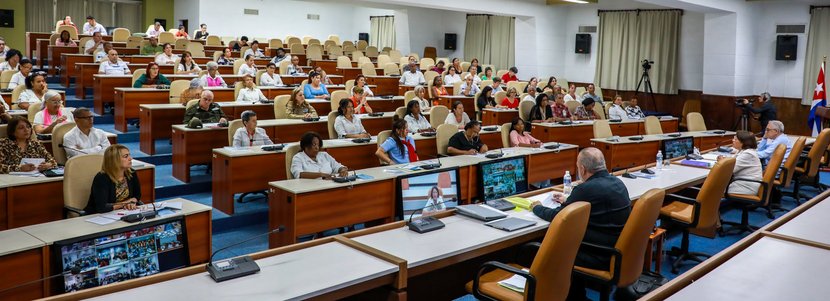 GobiernoCuba's tweet image. 🗣 @MMarreroCruz:
«Las mayores soluciones, las mayores respuestas, el trabajo de verdad, sensible, de convencimiento, de análisis, tiene que partir de la base, porque esta batalla se gana en la base».
Balance:Sistema Nacional de Atención a la Población.
presidencia.gob.cu/es/noticias/la…