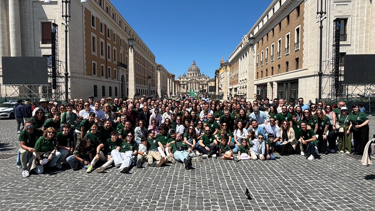 Peregrinos de Esperanza. Submarino de La Esperanza. 

¡Que momentos tan grandes estamos viviendo con nuestra familia y nuestros amigos! 

¡VIVA LA VIRGEN DE LQ ESPERANZA! 
⚓️💚