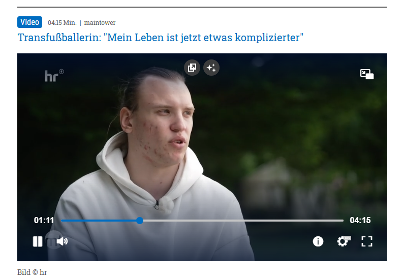 sma_nordlicht's tweet photo. Transfrau Melina spielt jetzt beim SV #Erbenheim. Bericht vom letzten Spiel: "Die große Frau mit dem Pferdeschwanz kommt im Mittelfeld an den Ball, dribbelt mühelos an zwei Gegenspielerinnen vorbei und schießt. Vier Tore!
Melina selber: "Klar halte ich mich zurück und packe nicht die krassesten Skills aus um dann alles alleine zu machen".
Die haben doch alle ein Rad ab!🤬
#Selbstbestimmungsgesetz
