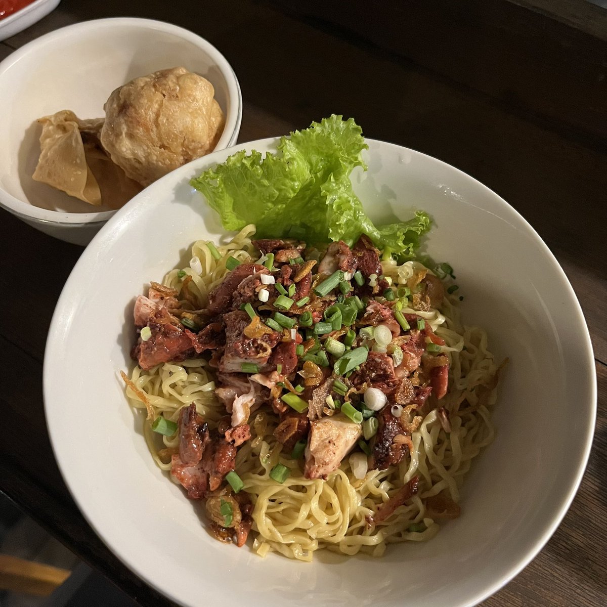 Makan dulu guys, jangan liatin chart mulu. 🤭