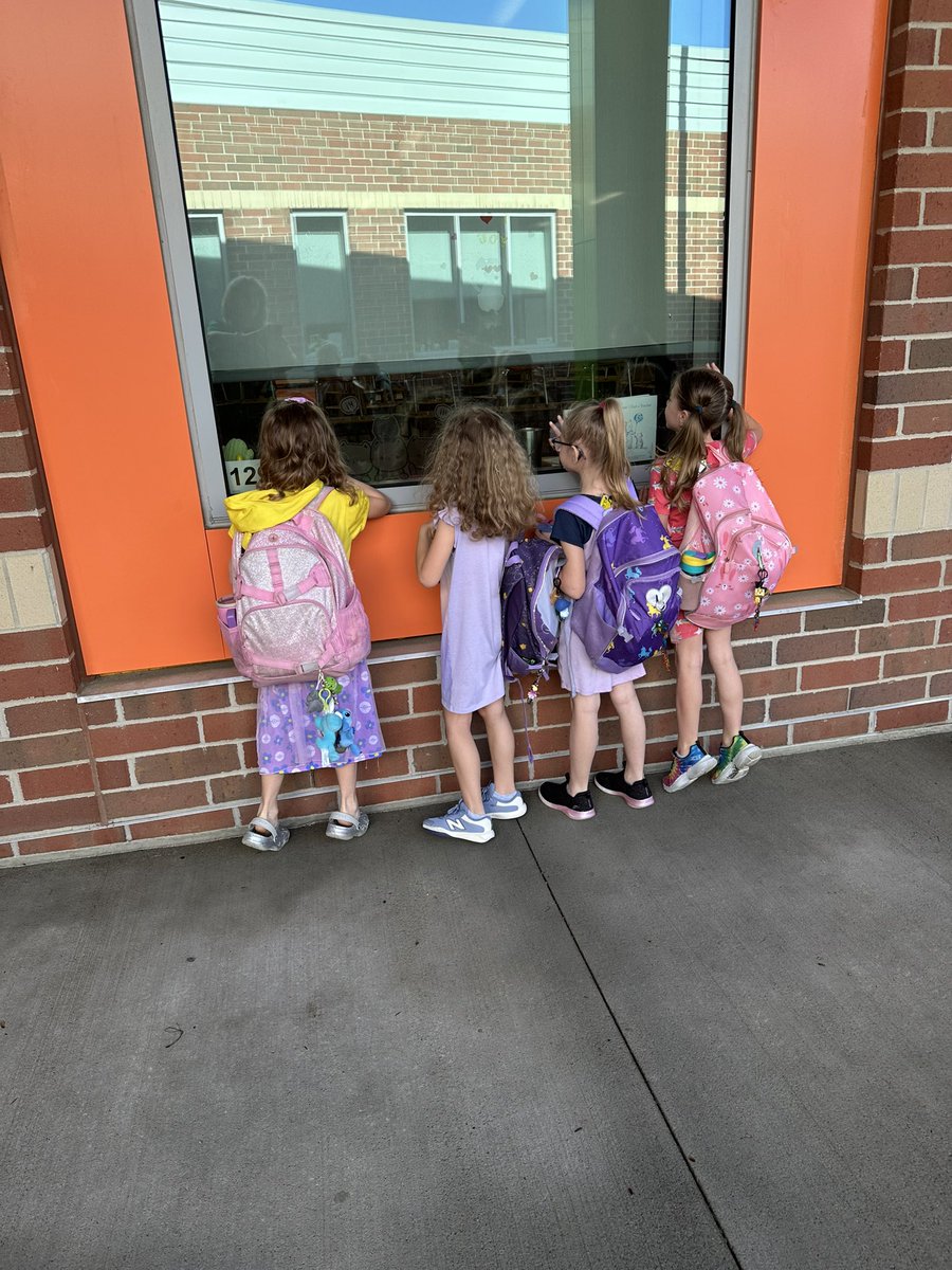 MrsTellier's tweet photo. When you just can’t wait to say hi to your teacher! https://t.co/oD4um8DvrJ