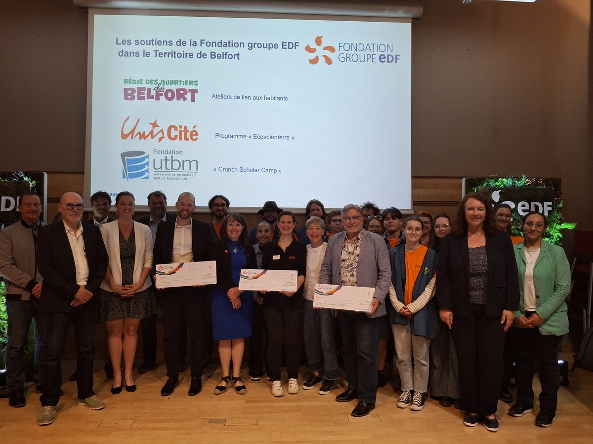EDF Bourgogne-Franche-Comté (@edf_bfc) on Twitter photo 🖋️<a href="/munozdormoy/">Carmen Munoz-Dormoy</a> aux côtés des Directeurs d'unité du groupe EDF en BFC remet à 3 associations lauréates du Territoire de Belfort une aide financière de la @fondation_EDF pour un montant total de 15 000 €.
Bravo à la Régie des quartiers de Belfort, l'UTBM et Unis cité. 🖋️<a href="/munozdormoy/">Carmen Munoz-Dormoy</a> aux côtés des Directeurs d'unité du groupe EDF en BFC remet à 3 associations lauréates du Territoire de Belfort une aide financière de la @fondation_EDF pour un montant total de 15 000 €.
Bravo à la Régie des quartiers de Belfort, l'UTBM et Unis cité.