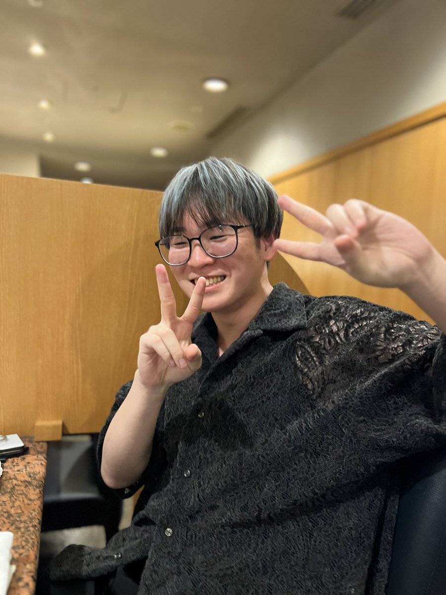 GrEkl1vbAAA6RGH.jpg?format=jpg