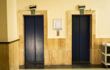 No agoten todo el presupuesto en la cumbre, dejen algo para el ascensor de Ciudad Nueva. Es penoso ver esas personas con capacidades diferenciadas, afectadas en su dignidad, al ser cargadas por familiares y extraños. <a href="/HenryMolina/">Henry Molina</a> <a href="/PoderJudicialRD/">Poder Judicial de la República Dominicana</a>