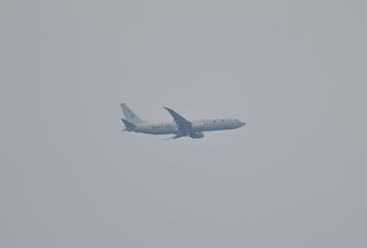 tomcat_alte's tweet photo. 本日のお散歩。
いつもの川沿いお散歩コースを歩いていると色々な機体が!まずはLM-100J😃C-130の民生型であるこの機体、見たかったんです!そして遠いですがP-8色付き!このマーク初めて見ました😊そしてコスモさん😃
この日は他にATIやオムニなど見れました😊
#横田基地
#入間基地
#LM100J
#P8
#C2 https://t.co/yFL5wSe4NT